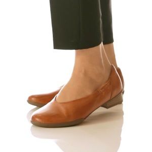 Dansko leather brown flat
